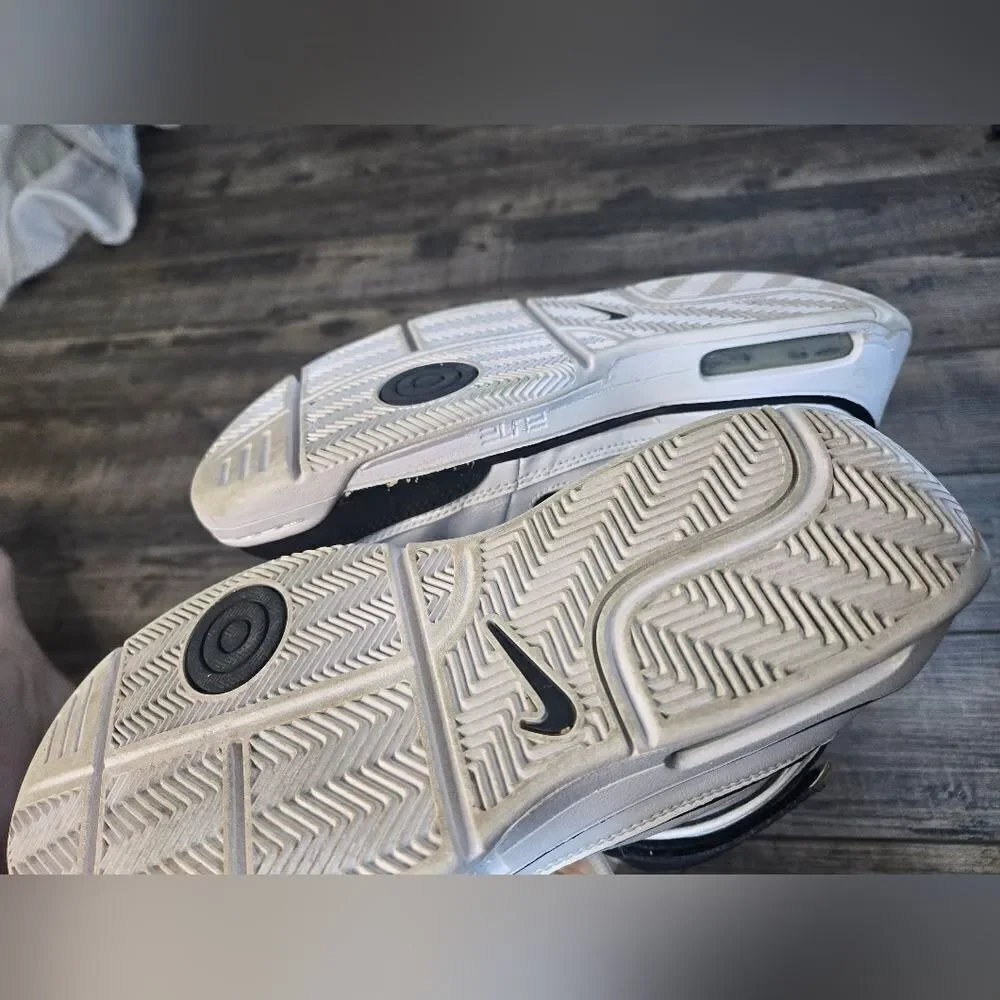 Nike Air Elite Basketball Athletic Sneakers Womens 9 Mens 7.5 White Black